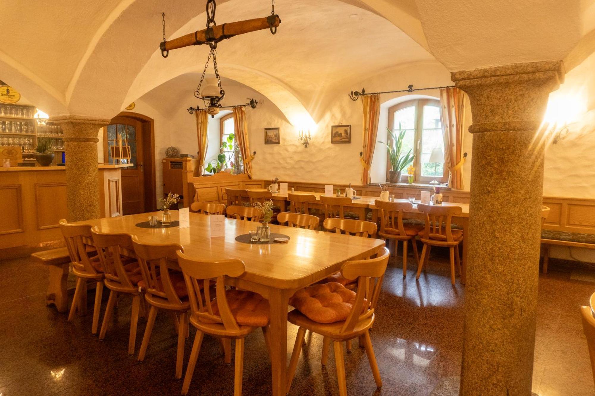 Landgasthof - Braukeller - Fattigau Oberkotzau 外观 照片